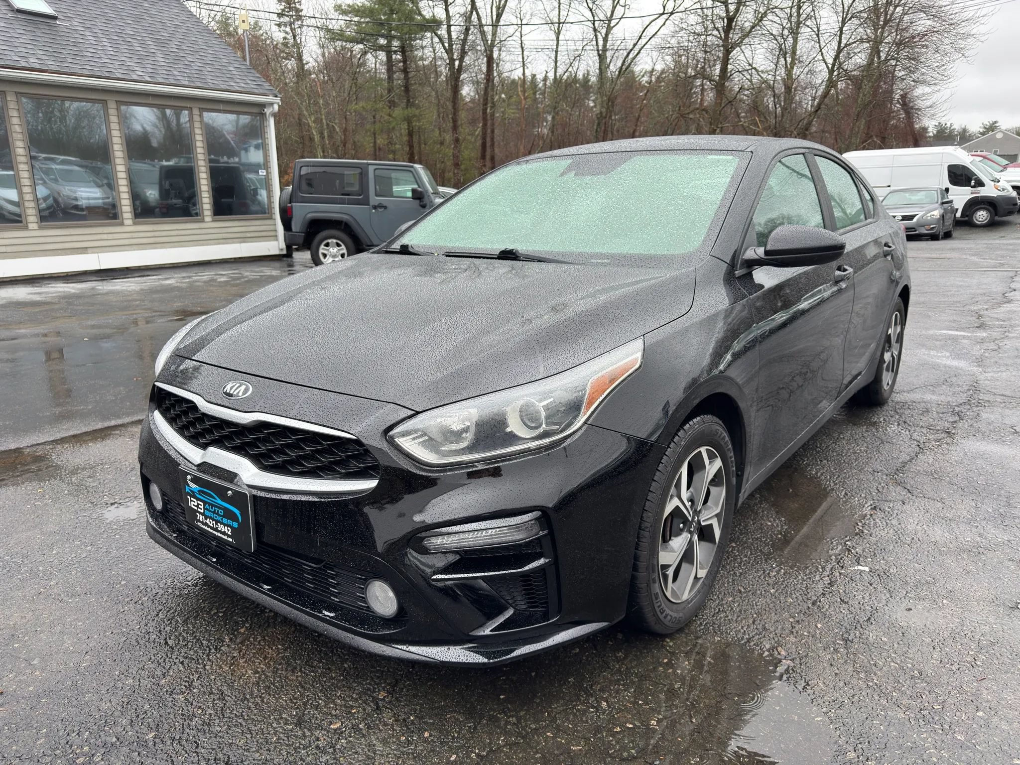 Used 2019 Kia Forte LXS FWD image 3