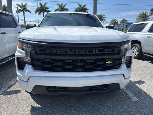 Used 2022 Chevrolet Silverado 1500 Custom image 2