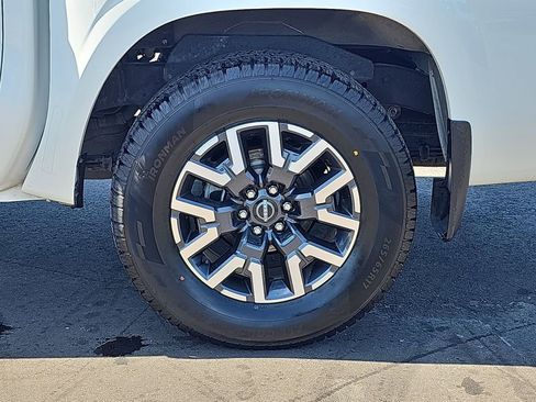 Used 2024 Nissan Frontier SL w/ Technology Package RWD image 36