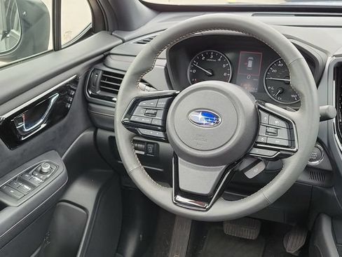 Used 2025 Subaru Forester Touring AWD/4WD image 23