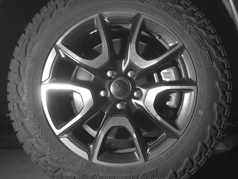 Used 2025 Jeep Compass Trailhawk image 13