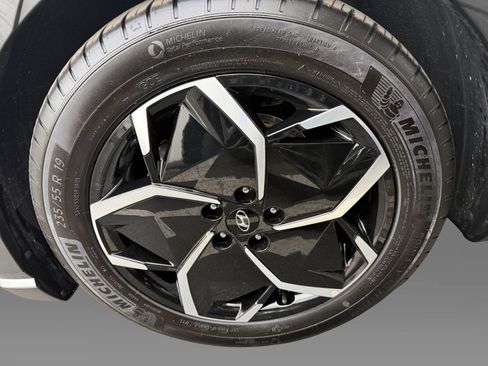 Certified 2024 Hyundai Ioniq 5 SEL image 9