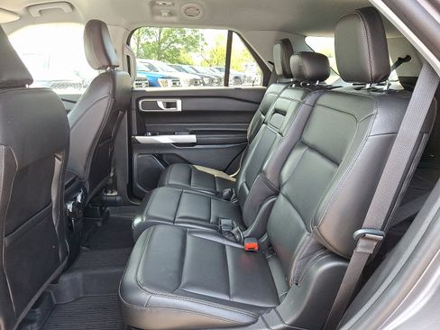 Certified 2022 Ford Explorer XLT w/ Equipment Group 202A image 10