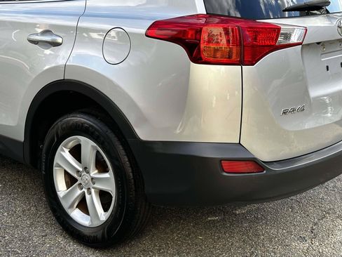 Used 2013 Toyota RAV4 XLE AWD/4WD image 8