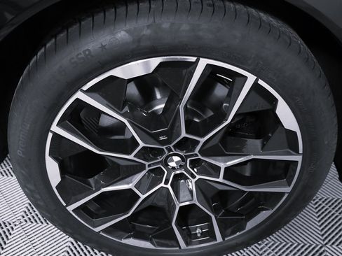 Used 2026 BMW X7 M60i image 7