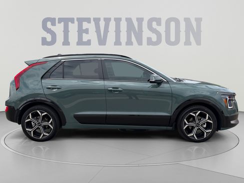 Used 2023 Kia Niro EX Touring FWD image 6