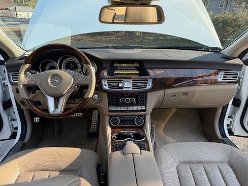 Used 2012 Mercedes-Benz CLS 550 image 7