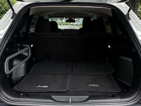 Used 2016 Jeep Cherokee Latitude FWD image 11