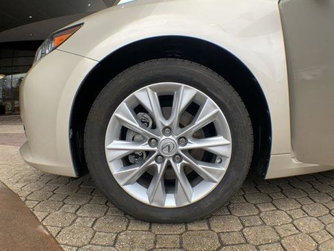 Used 2013 Lexus ES 300h w/ Luxury Pkg image 10