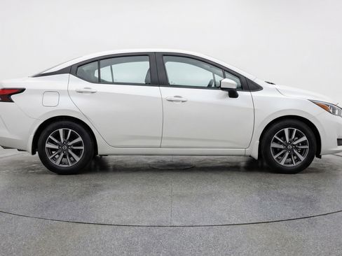 Used 2025 Nissan Versa SV image 11