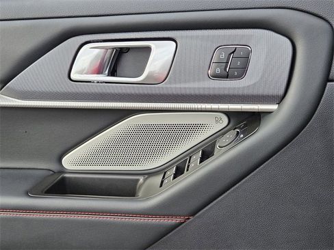 Certified 2025 Ford Explorer ST image 27