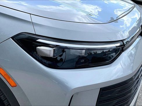 Certified 2026 Volkswagen Tiguan SE w/ Panoramic Sunroof Package FWD image 12