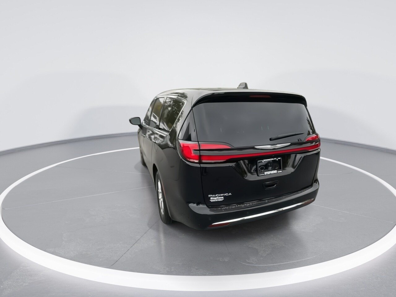 Used 2025 Chrysler Pacifica Select FWD image 14