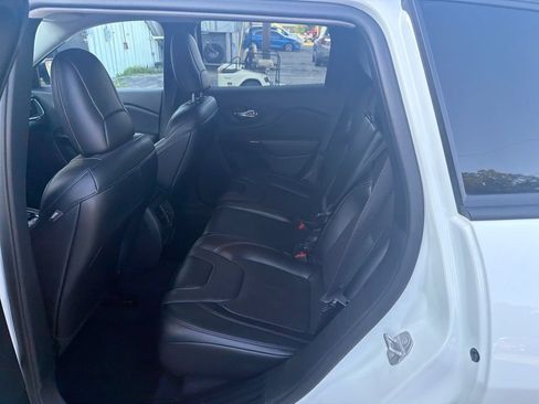 Used 2023 Jeep Cherokee Altitude Lux AWD/4WD image 14