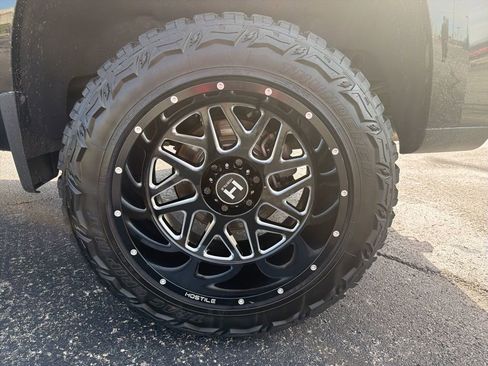 Used 2019 Chevrolet Silverado 1500 LT Trail Boss image 4