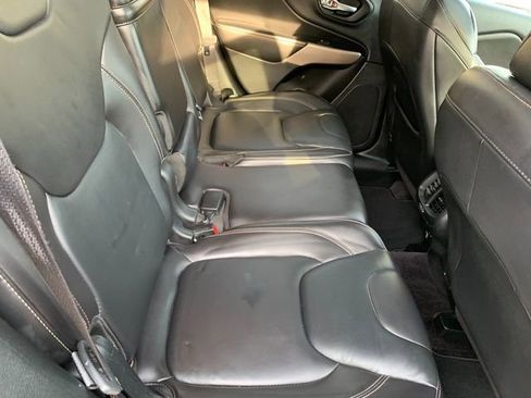 Used 2017 Jeep Cherokee Limited AWD/4WD image 13