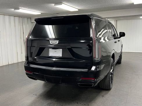 Used 2025 Cadillac Escalade ESV Sport Platinum w/ LPO, ONYX Package AWD/4WD image 4