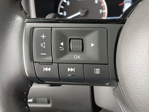 Used 2023 Nissan Rogue SL AWD/4WD image 28