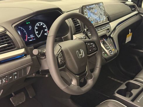 New 2026 Honda Odyssey Touring image 21