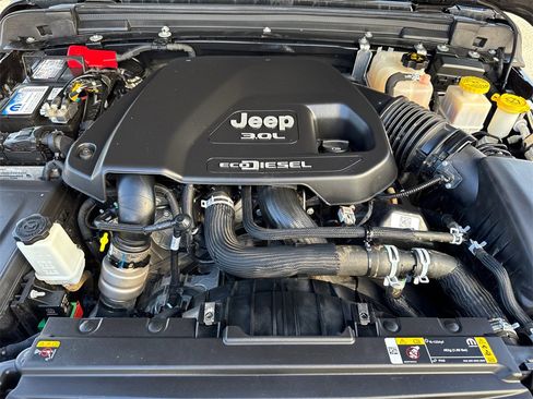 Used 2022 Jeep Gladiator Sport image 11