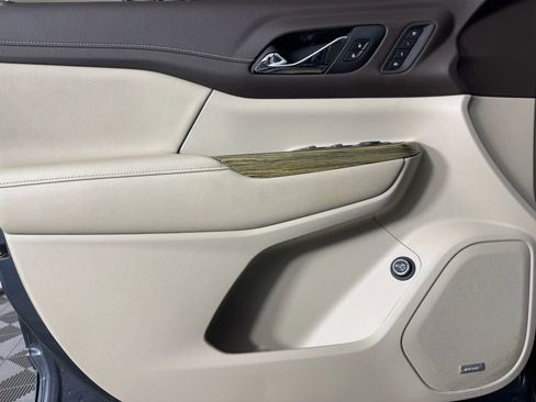 Used 2019 GMC Acadia Denali w/ Technology Package image 42