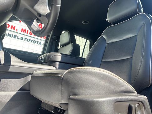 Used 2023 Chevrolet Tahoe Premier image 9