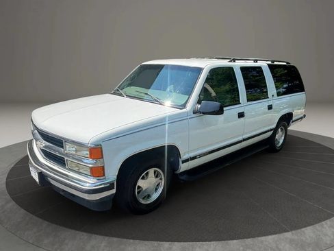 Used 1999 Chevrolet Suburban 2WD w/ Preferred Equipment Group 3 image 7