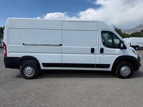 Used 2023 RAM ProMaster 2500 FWD image 2