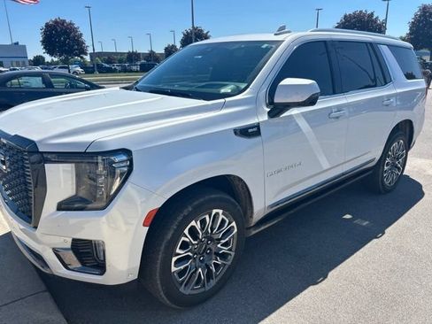 Used 2023 GMC Yukon Denali Ultimate w/ LPO, Floor Liner Package AWD/4WD image 1