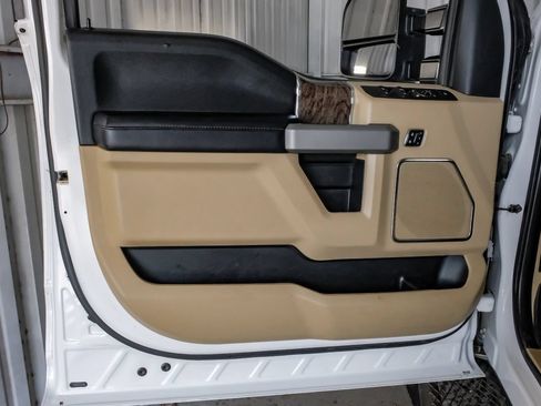 Used 2019 Ford F250 Lariat w/ Lariat Ultimate Package AWD/4WD image 44