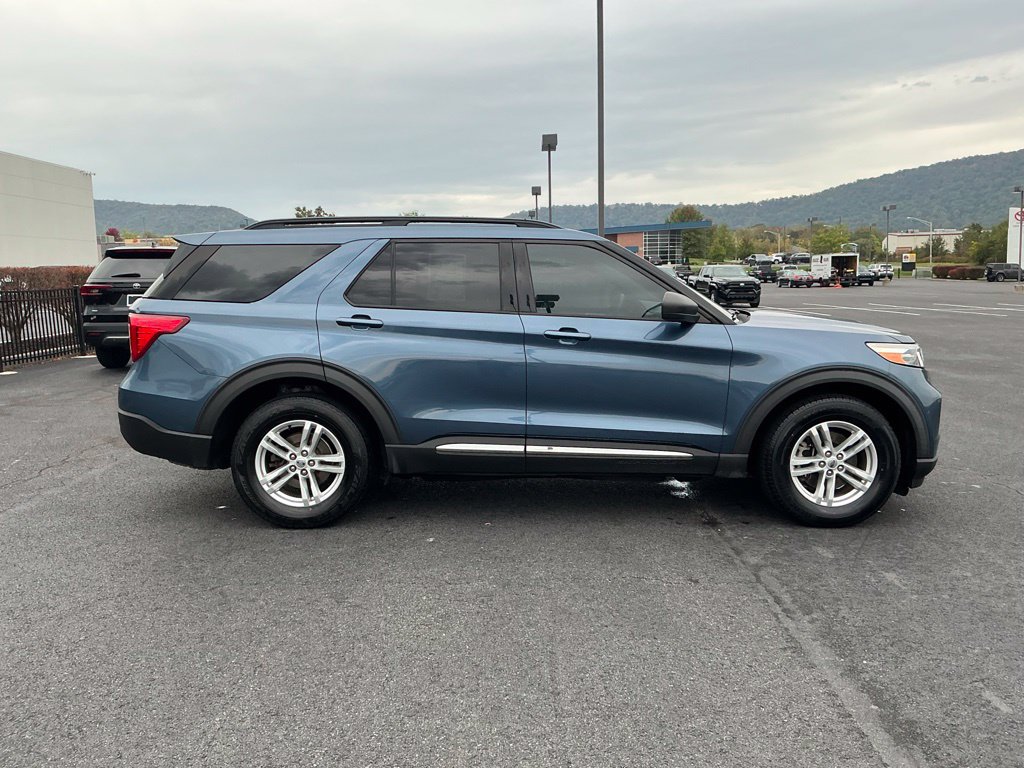 Used 2020 Ford Explorer XLT w/ Equipment Group 202A AWD/4WD image 4
