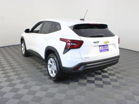 New 2026 Chevrolet Trax LS w/ LS Convenience Package FWD image 21