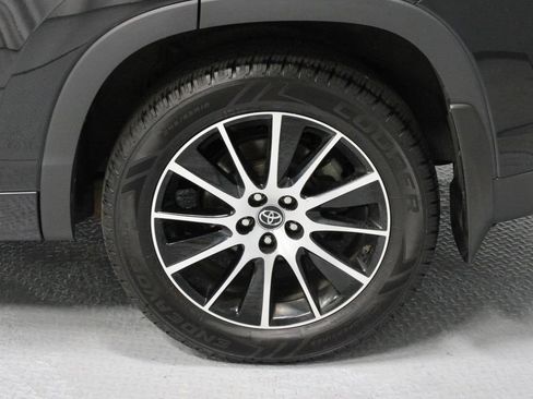 Used 2018 Toyota Highlander SE AWD/4WD image 21