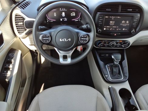 Used 2023 Kia Soul LX FWD image 16