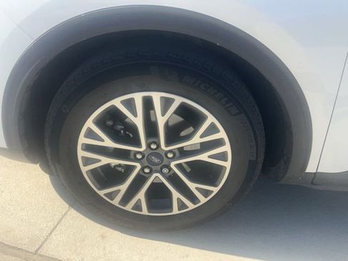 Used 2020 Ford Escape SEL image 15