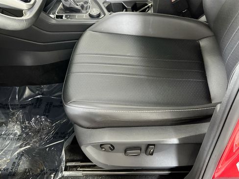 Used 2022 Volkswagen Tiguan SE AWD/4WD image 18