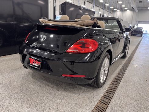 Used 2014 Volkswagen Beetle TDI image 3