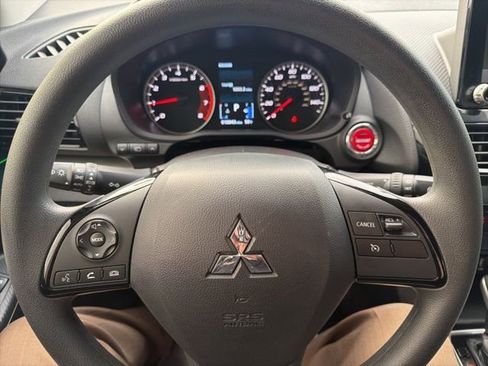 Used 2024 Mitsubishi Eclipse Cross AWD image 12