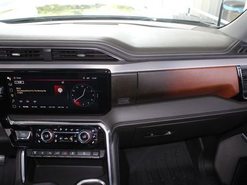 Used 2024 GMC Sierra 2500 Denali w/ Denali Reserve Package image 26