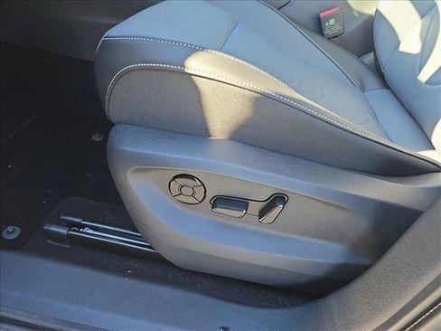 New 2026 Volkswagen Tiguan SE R-Line image 4