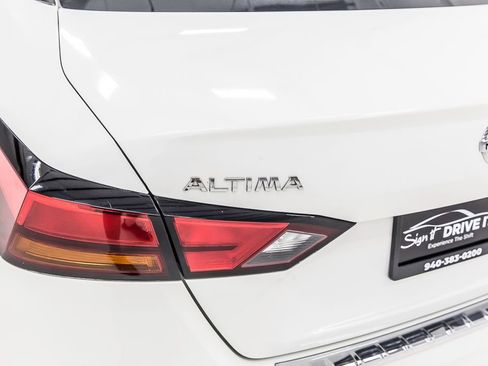 Used 2021 Nissan Altima 2.5 SV w/ SV Premium Package FWD image 11