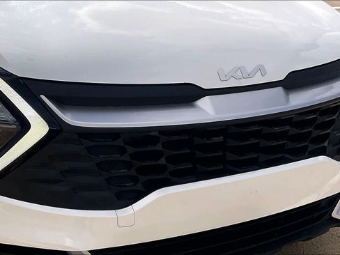 Used 2023 Kia Sportage LX image 32