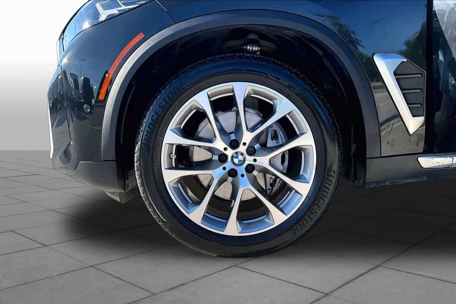 Used 2024 BMW X5 sDrive40i w/ Parking Assistance Package RWD image 10
