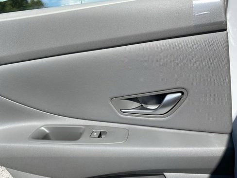 New 2025 Hyundai Elantra SEL image 30