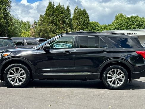 Used 2023 Ford Explorer XLT w/ Equipment Group 202A AWD/4WD image 7