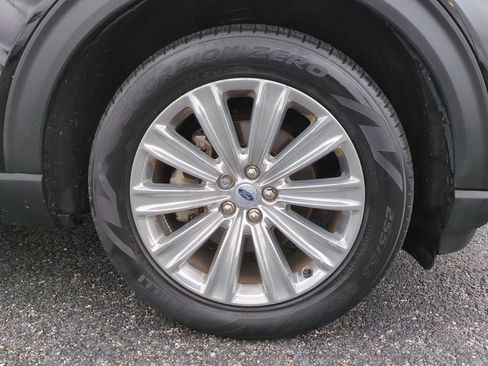 Used 2022 Ford Explorer Limited w/ Equipment Group 301A RWD image 10