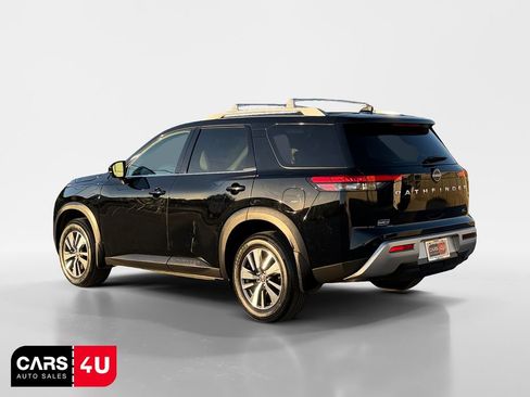 Used 2024 Nissan Pathfinder SL FWD image 5
