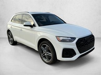 Used 2023 Audi Q5 e Premium Plus w/ Premium Plus Package video 3