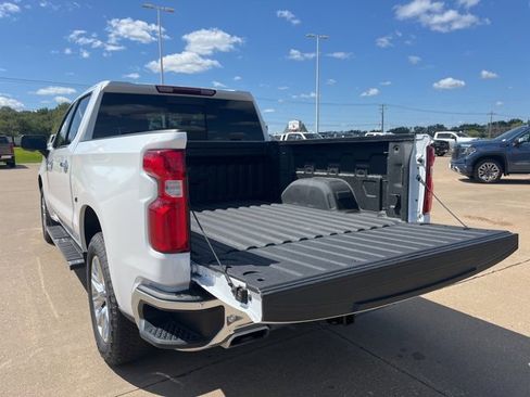 Used 2021 Chevrolet Silverado 1500 LTZ w/ LTZ Premium Package image 8