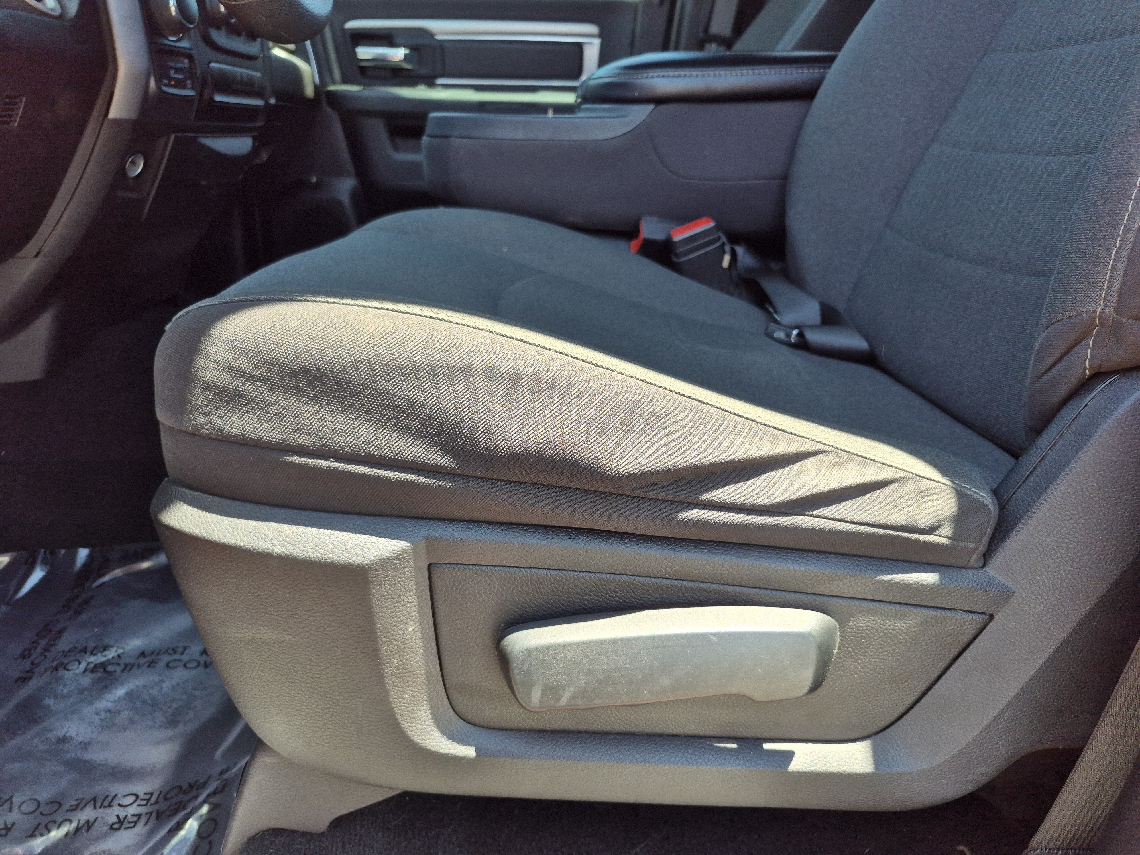 Used 2024 RAM 1500 Warlock AWD/4WD image 17